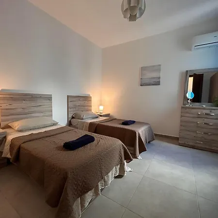 Qawra Penthouse - Spacious Sleeps 5 St. Paul's Bay Exterior photo