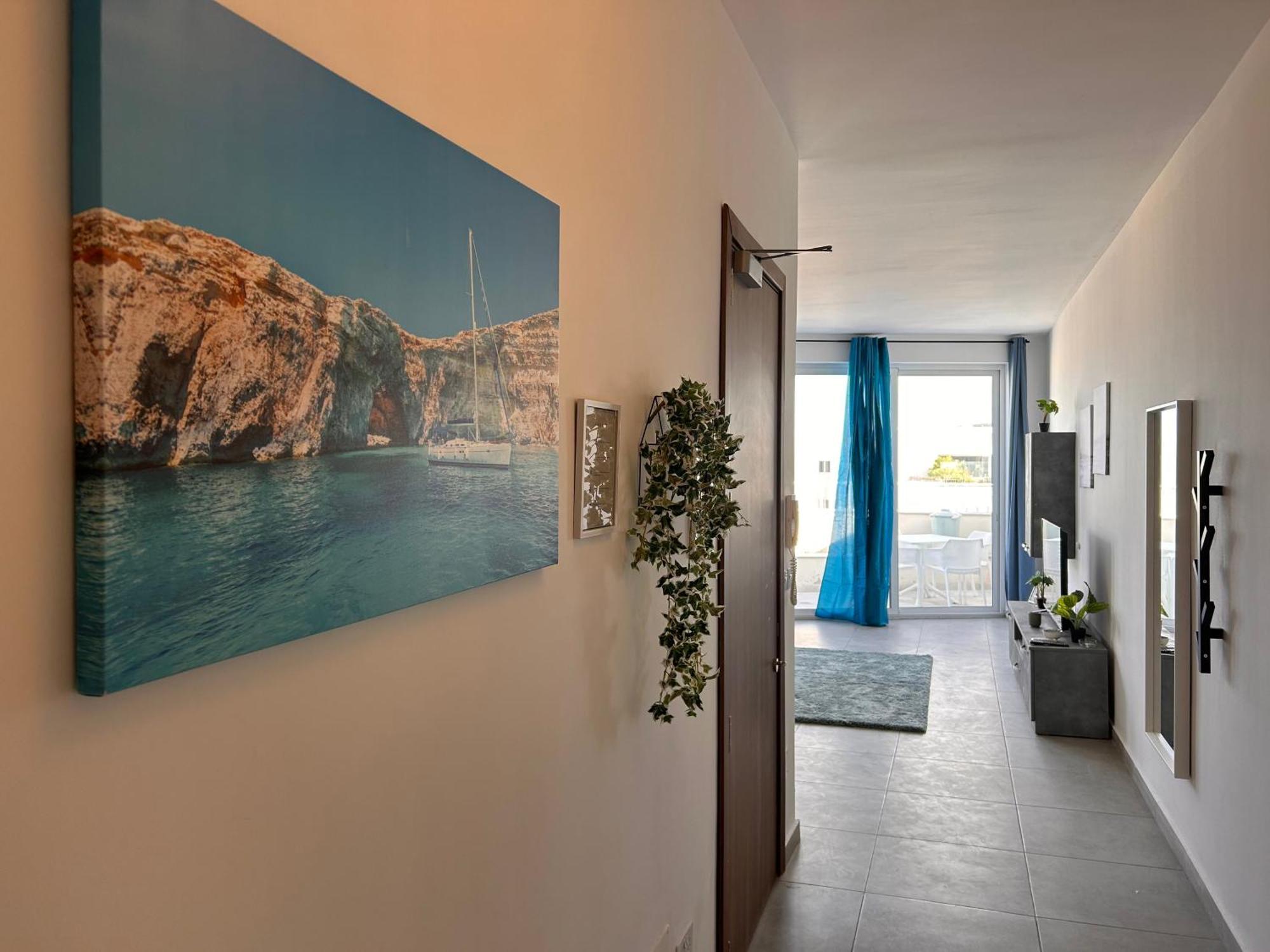 Qawra Penthouse - Spacious Sleeps 5 St. Paul's Bay