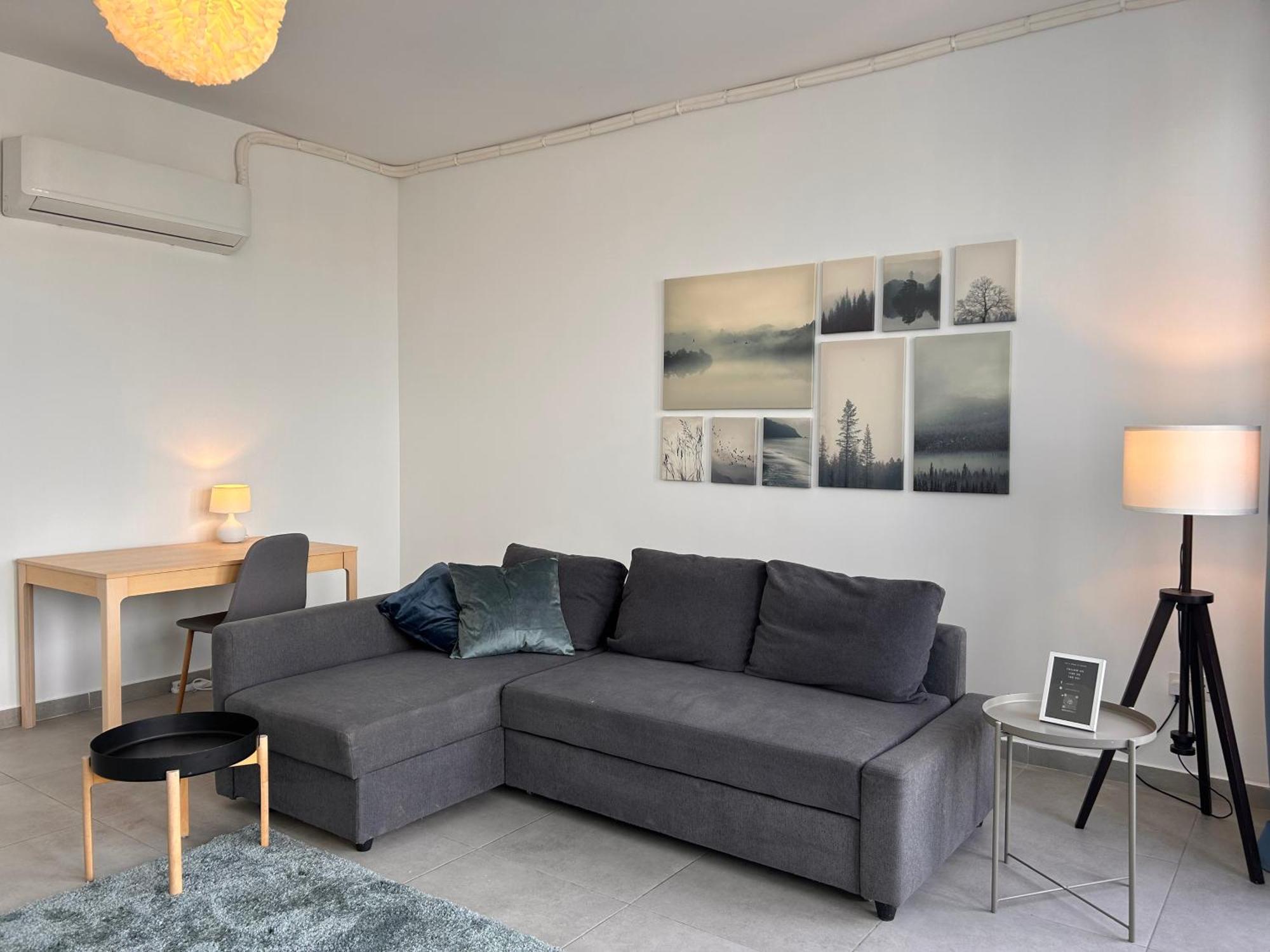 Qawra Penthouse - Spacious Sleeps 5 *