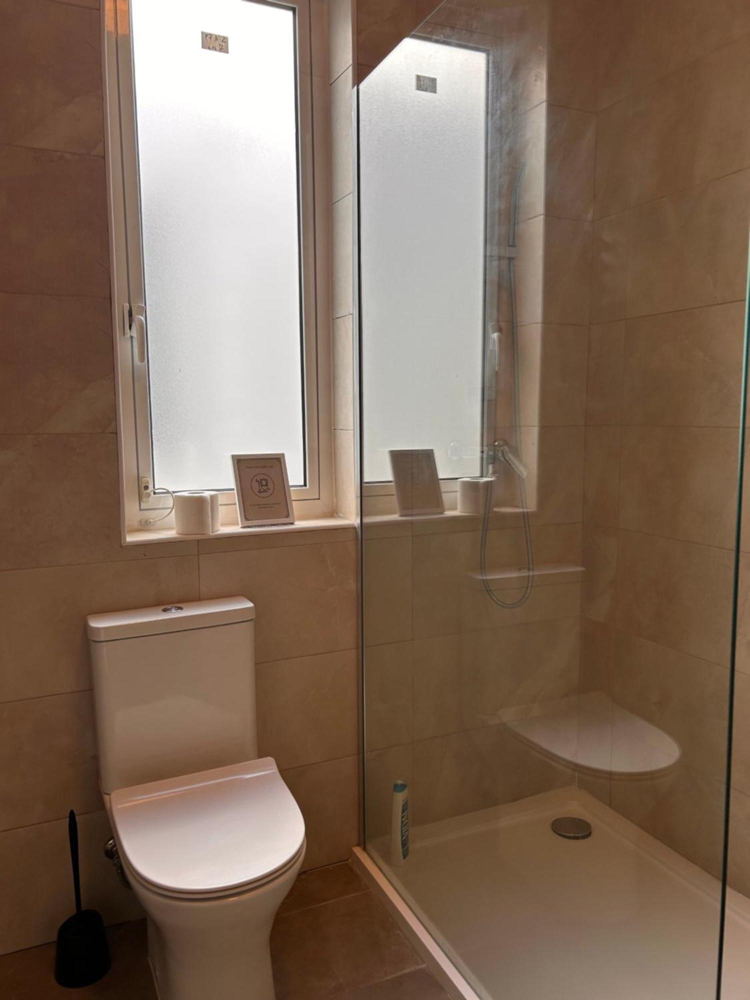 Qawra Penthouse - Spacious Sleeps 5 Apartment