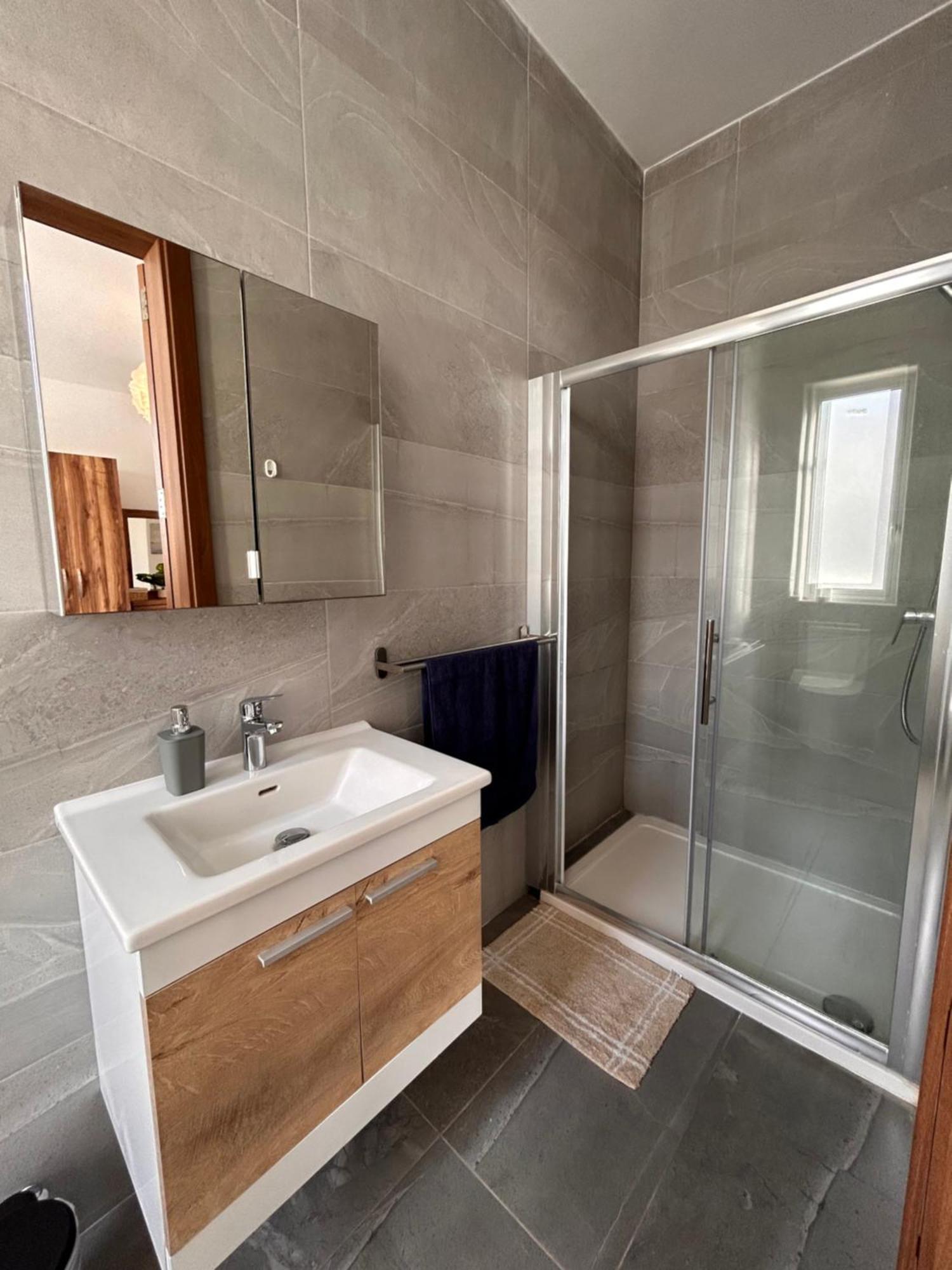 Apartment Qawra Penthouse - Spacious Sleeps 5 St. Paul's Bay